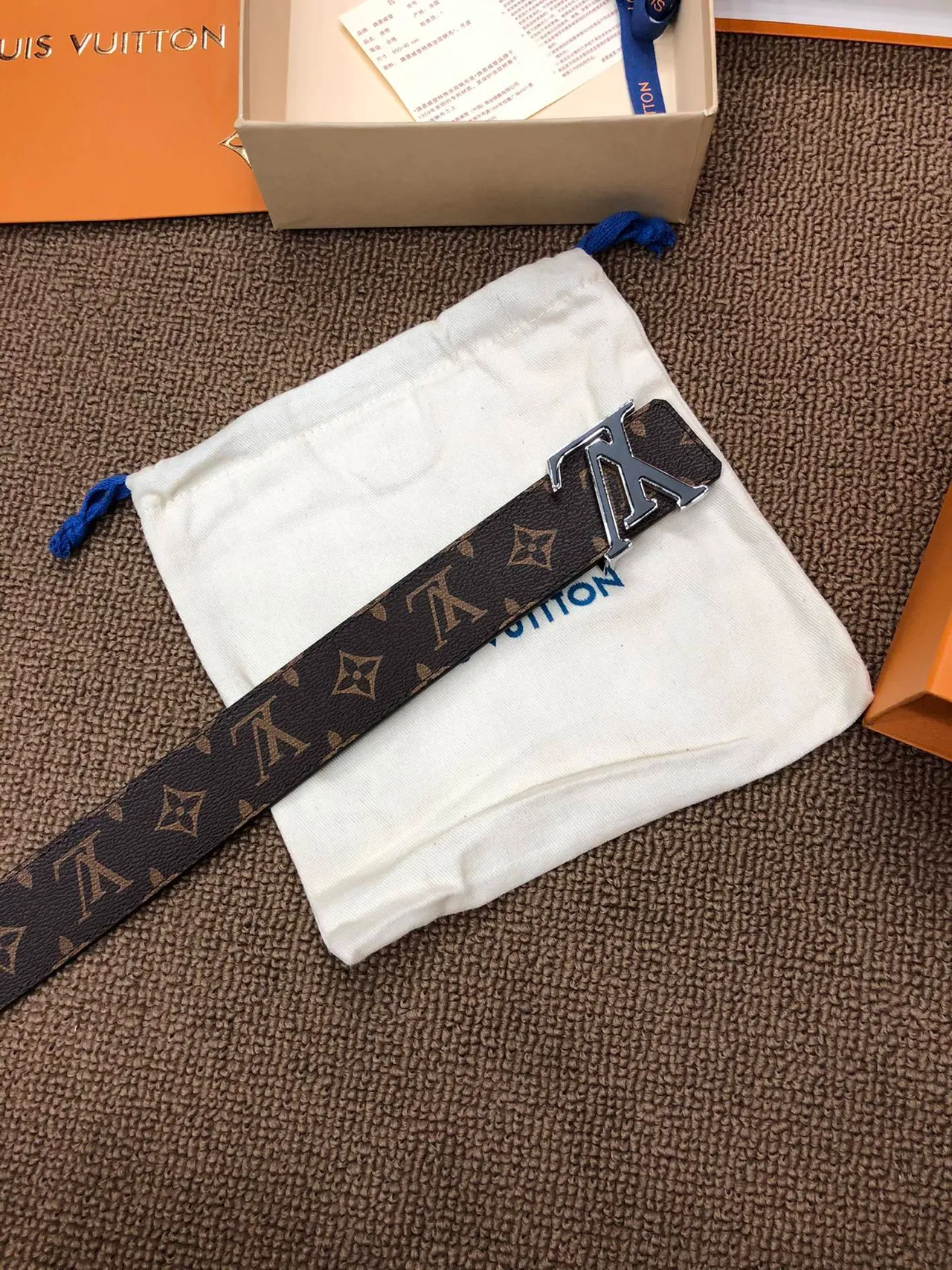 حزام Louis Vuitton بني بيج Monogram-Coated Canvas مصقول interlocking LV مشبك جلد 4