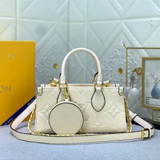 Louis Vuitton Capucines Beige Or Structuré Poignées Supérieures Monogramme Cuir Sac à main