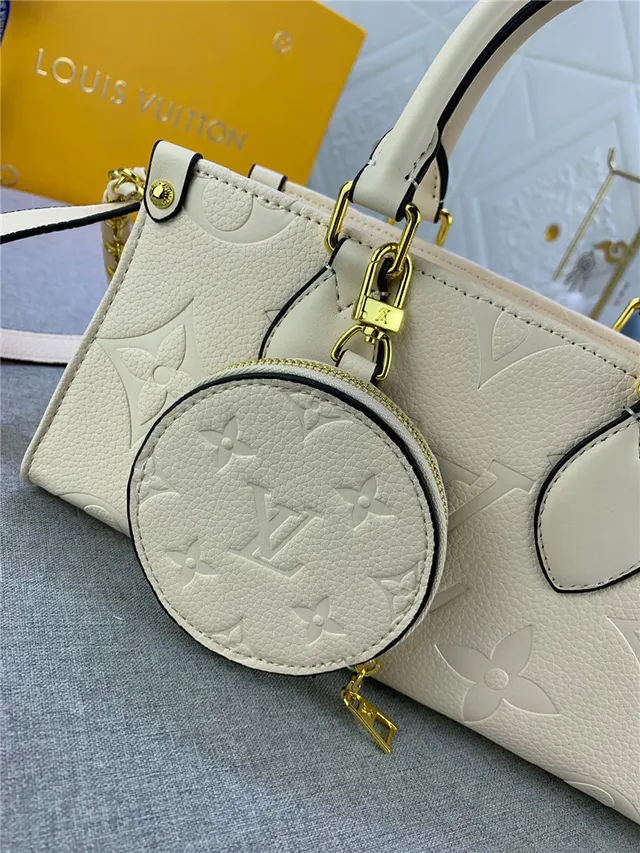 Louis Vuitton Capucines বেইজ সোনালি কাঠামোগত টপ-হ্যান্ডেল মোনোগ্রাম চামড়া হ্যান্ডব্যাগ 6