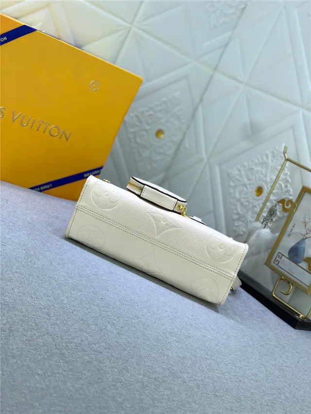 Louis Vuitton Capucines বেইজ সোনালি কাঠামোগত টপ-হ্যান্ডেল মোনোগ্রাম চামড়া হ্যান্ডব্যাগ 8