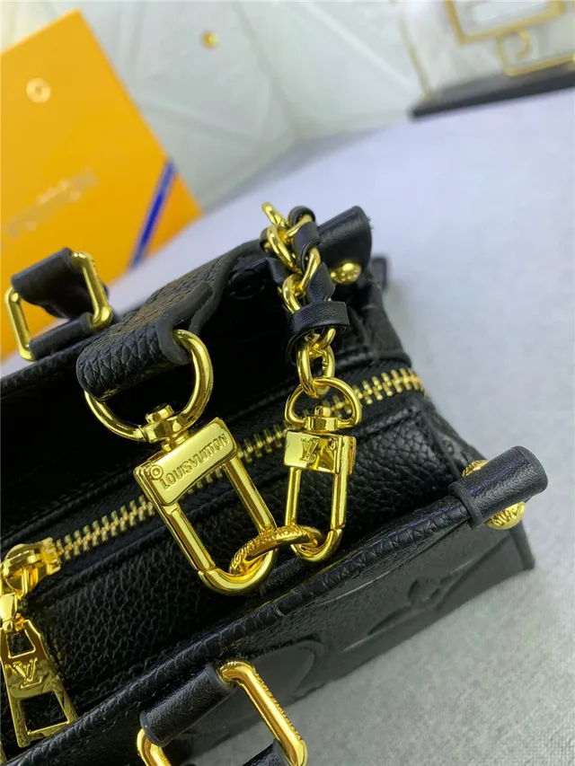 Louis Vuitton Capucines বেইজ সোনালি কাঠামোগত টপ-হ্যান্ডেল মোনোগ্রাম চামড়া হ্যান্ডব্যাগ 12
