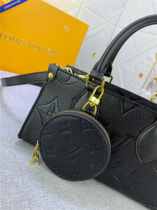 Louis Vuitton Capucines বেইজ সোনালি কাঠামোগত টপ-হ্যান্ডেল মোনোগ্রাম চামড়া হ্যান্ডব্যাগ 14