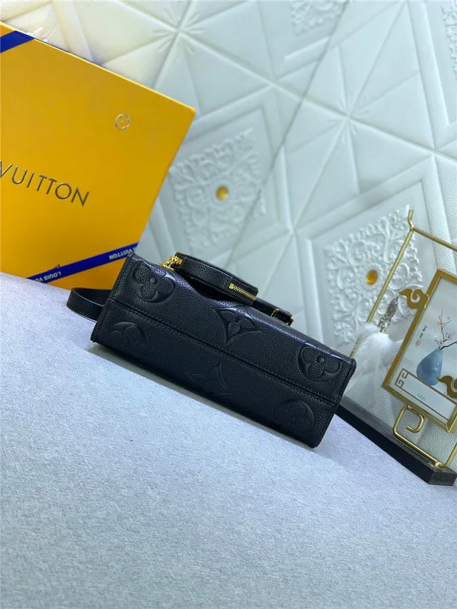 Louis Vuitton Capucines বেইজ সোনালি কাঠামোগত টপ-হ্যান্ডেল মোনোগ্রাম চামড়া হ্যান্ডব্যাগ 16