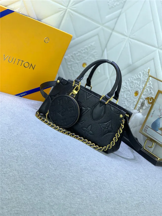 Louis Vuitton Capucines বেইজ সোনালি কাঠামোগত টপ-হ্যান্ডেল মোনোগ্রাম চামড়া হ্যান্ডব্যাগ 17