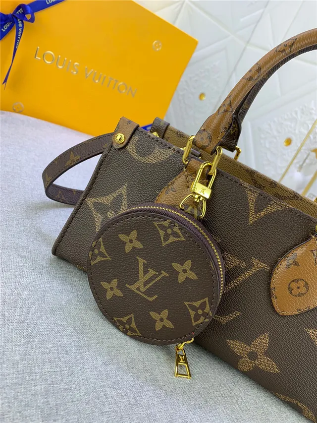 Louis Vuitton Capucines বেইজ সোনালি কাঠামোগত টপ-হ্যান্ডেল মোনোগ্রাম চামড়া হ্যান্ডব্যাগ 23