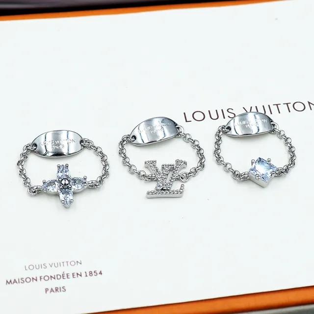 Louis Vuitton Chain-Linked Crystal Charm Rings 9