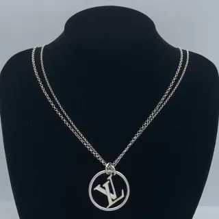 Colar Louis Vuitton Pendente Circular Monograma Corrente Dupla
