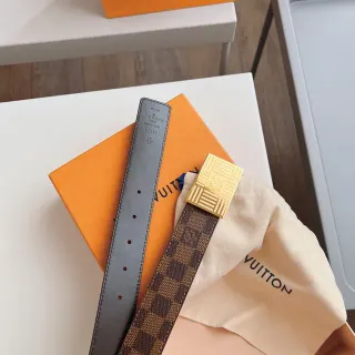 路易威登 Damier Ebène 和 Smooth Leather Belt