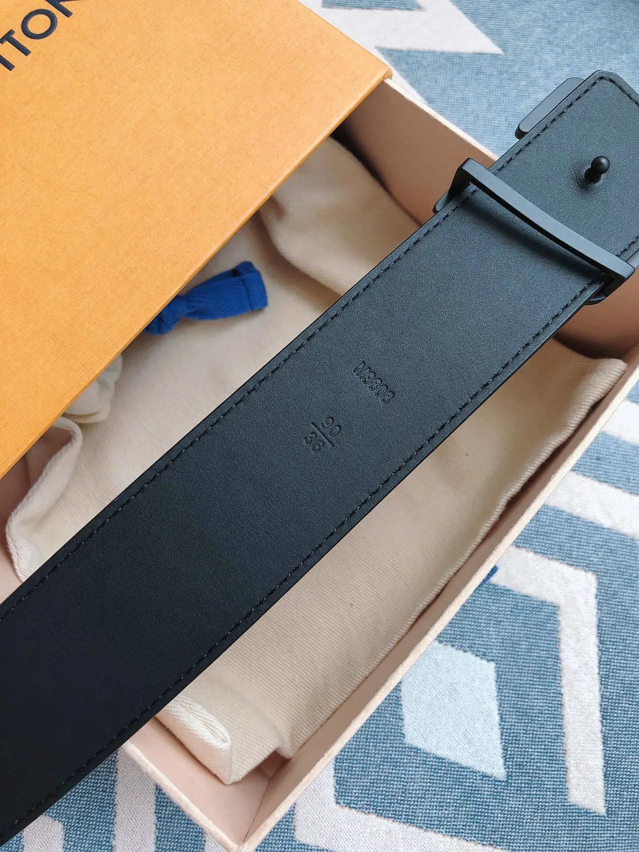 Louis Vuitton Damier Graphite Cinturón Azul Negro A Cuadros Esculpido Monograma Hebilla Cinturón de Cuero 4