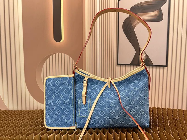 Louis Vuitton Denim Hobo Azul Beige Monograma Silueta Holgada Bolso Hobo 2