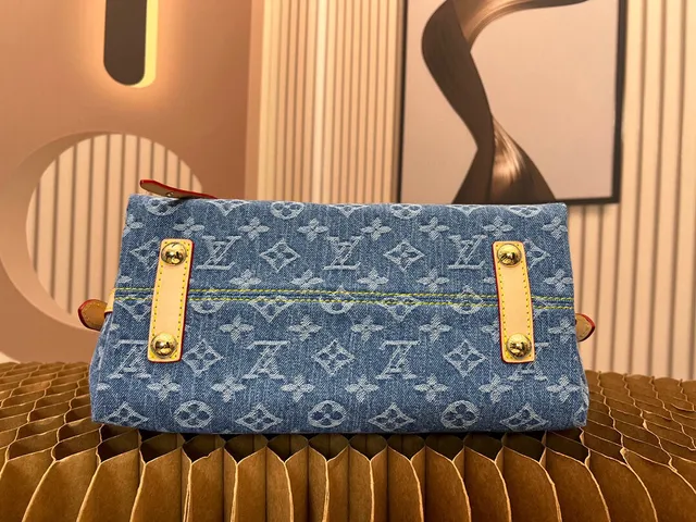 Louis Vuitton Denim Hobo Azul Beige Monograma Silueta Holgada Bolso Hobo 4