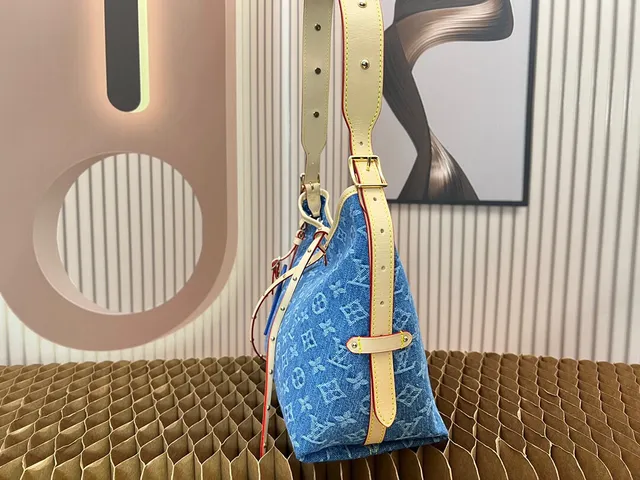 Louis Vuitton Denim Hobo Azul Beige Monograma Silueta Holgada Bolso Hobo 5