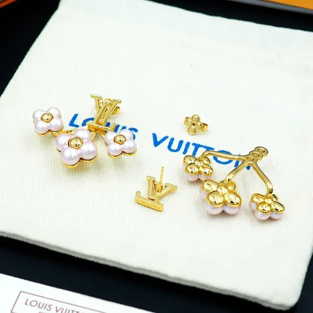 Louis Vuitton Floral Pearl Cluster Earrings 2