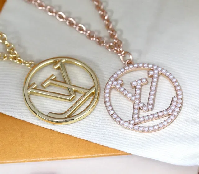 Louis Vuitton Flower Collection Circular Monogram Pendant Necklace 9