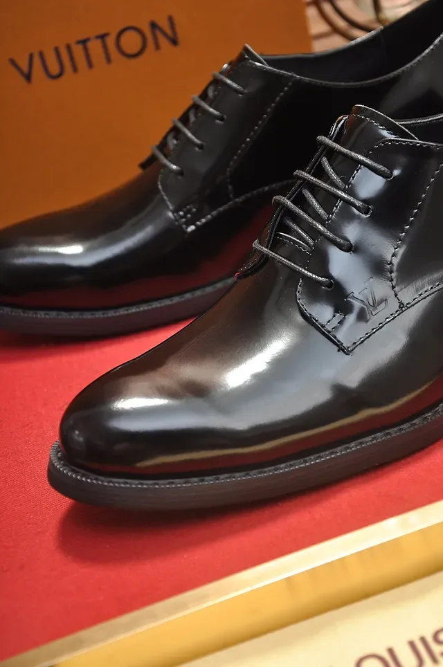 Louis Vuitton Glossy Black Cap Toe Oxford Shoes 2