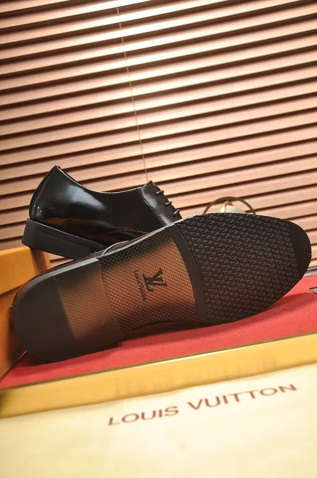 Louis Vuitton Glossy Black Cap Toe Oxford Shoes 3