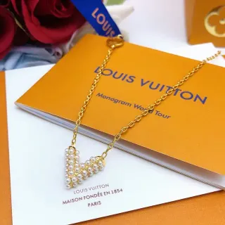 Louis Vuitton Corrente de Ouro Pingente de Pérola em Forma de V Colar