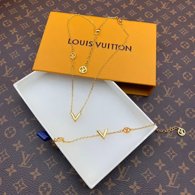 Louis Vuitton Collier Chaîne d'Or en Forme de V 2