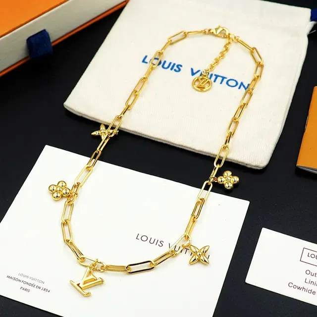 Louis Vuitton 金色纸夹链 LV 印花吊坠项链 7