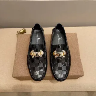 Louis Vuitton Horsebit 1955 أحذية سوداء مربعة الشكل جلد لامع