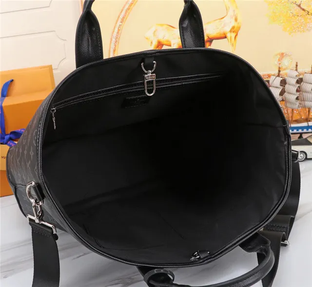 Louis Vuitton Keepall Bandoulière Tonal Monogram Bolsa Tote Negra 2