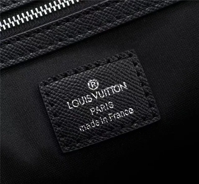 Louis Vuitton Keepall Bandoulière Tonal Monogram Bolsa Tote Negra 3