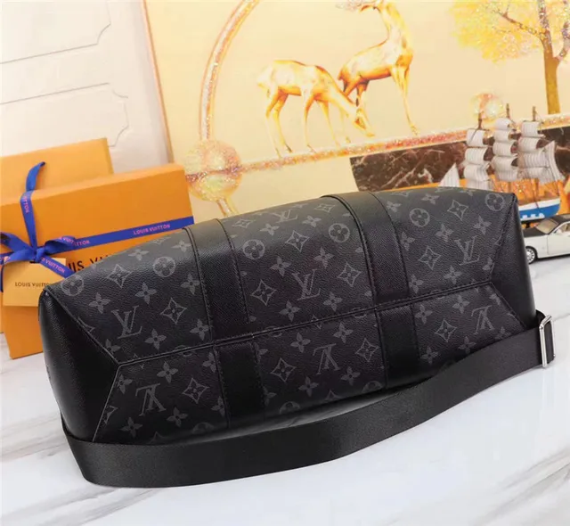 Louis Vuitton Keepall Bandoulière Tonal Monogram Bolsa Tote Negra 4