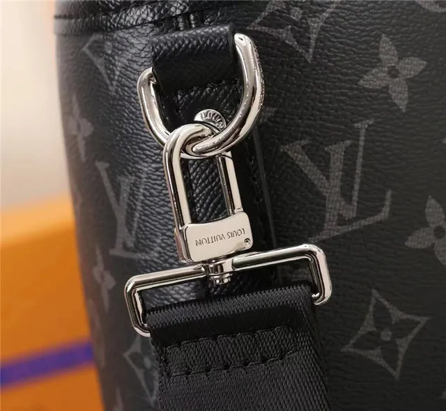 Louis Vuitton Keepall Bandoulière Tonal Monogram Bolsa Tote Negra 6