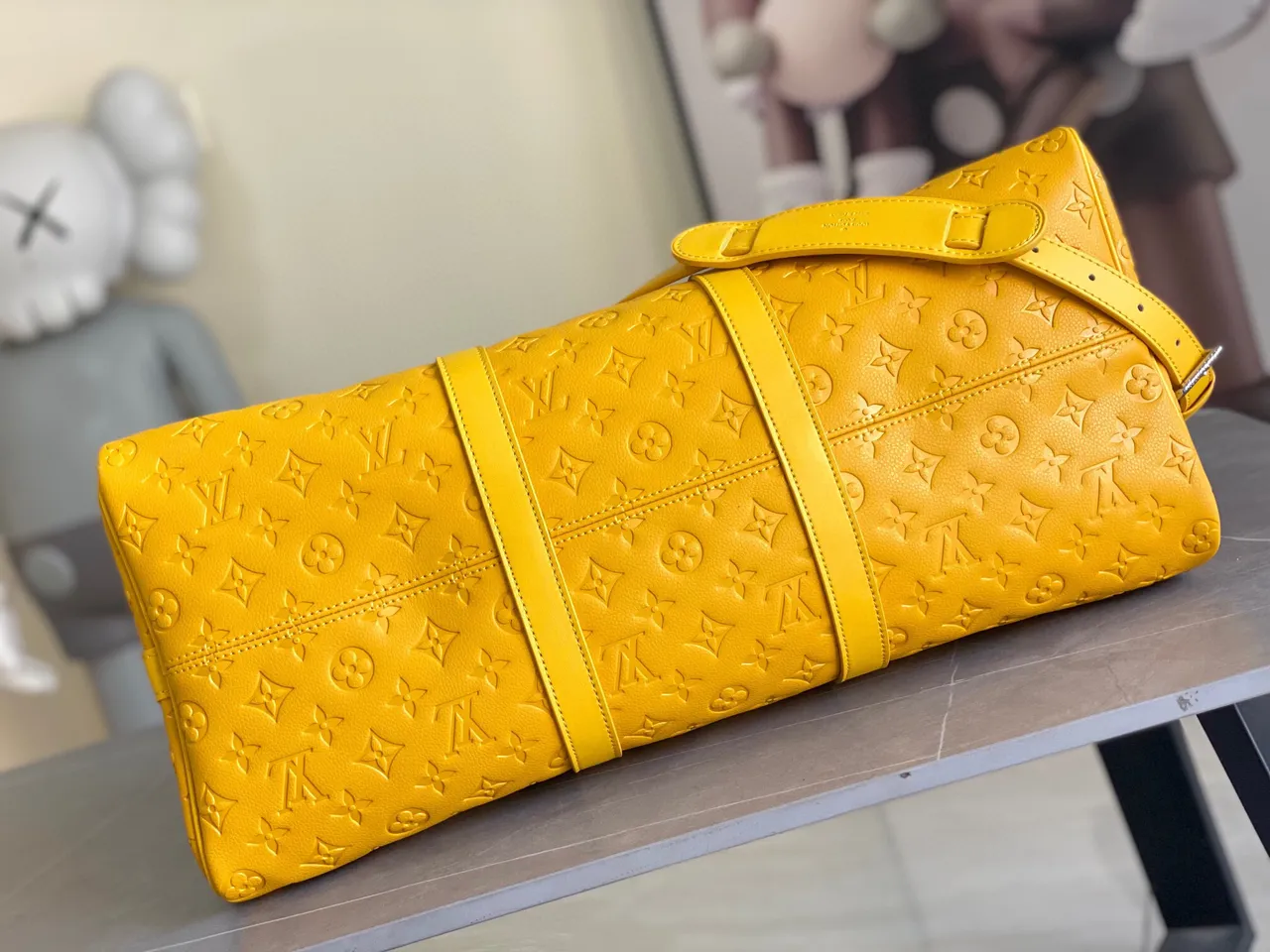 लुई विटन Keepall एम्बॉस्ड मोनोग्राम पीला डफल बैग 2