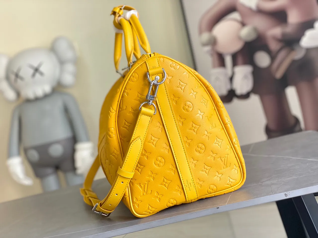 लुई विटन Keepall एम्बॉस्ड मोनोग्राम पीला डफल बैग 4