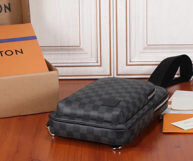 Louis Vuitton LL ब्राउन और ब्लैक मोनोग्राम मैसेंजर बैग 4