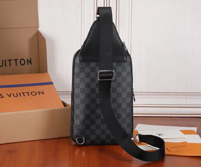 Louis Vuitton LL ब्राउन और ब्लैक मोनोग्राम मैसेंजर बैग 5
