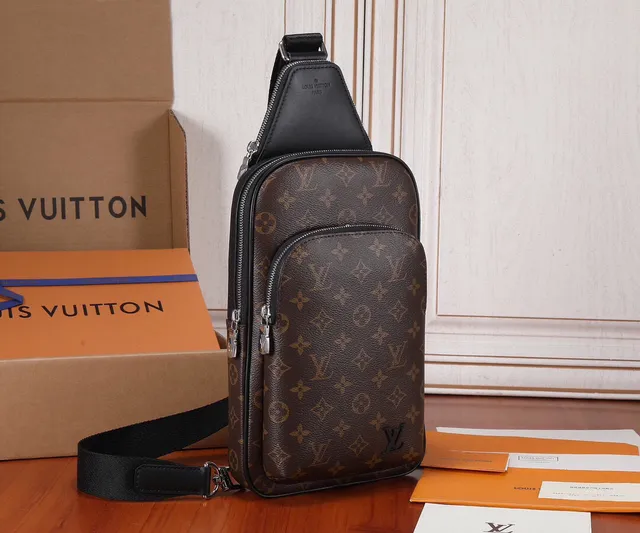 Louis Vuitton LL ब्राउन और ब्लैक मोनोग्राम मैसेंजर बैग 11