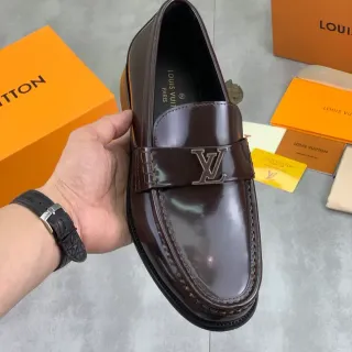 Louis Vuitton লোফার বাদামি পালিশ করা চামড়া মেটাল LV স্ট্র্যাপ লোফার