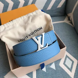 Louis Vuitton LV Cinto de couro granulado azul claro
