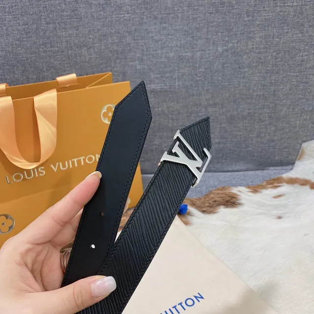 Louis Vuitton LV Initiales cinto de couro texturizado preto 6