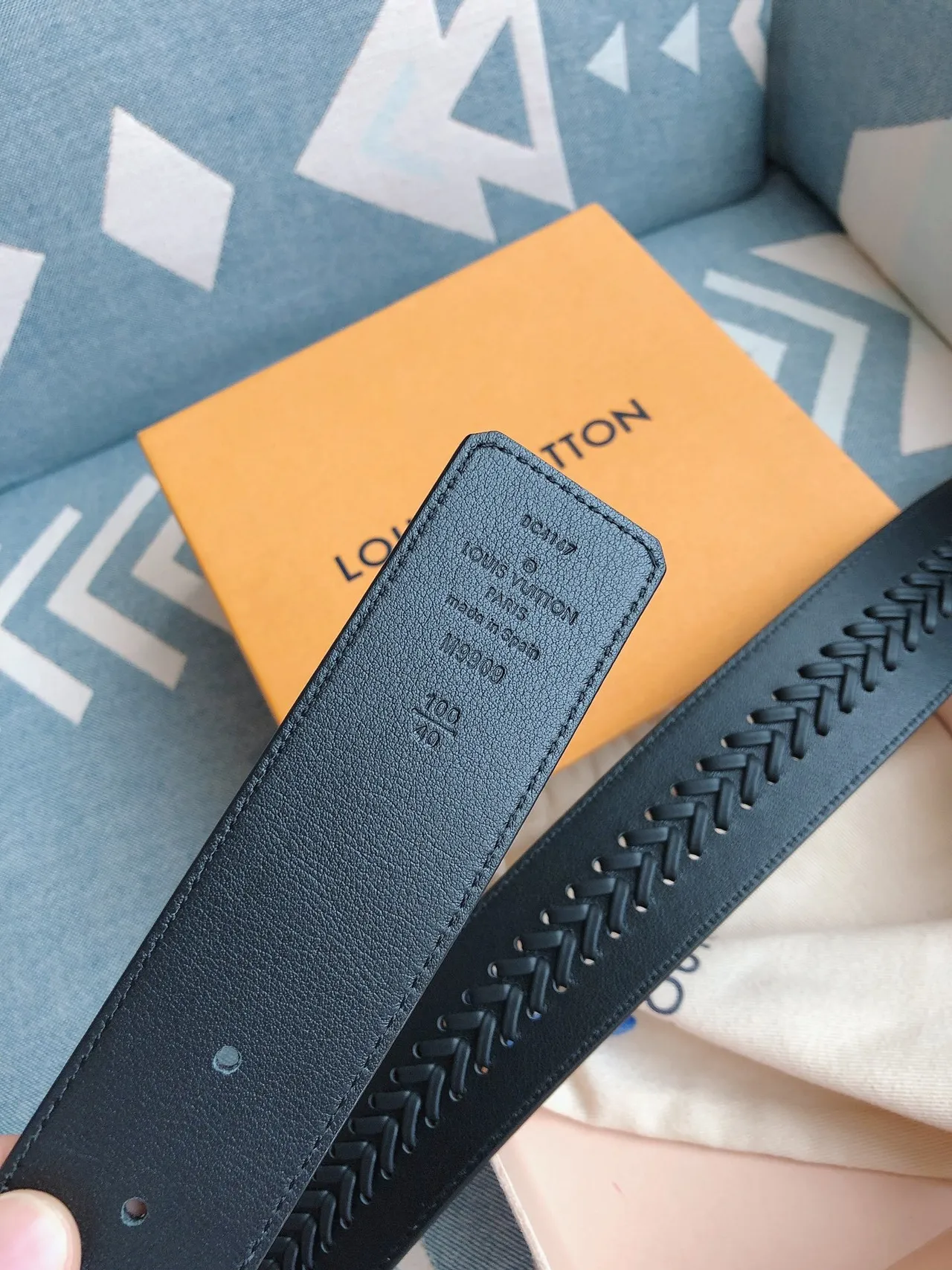 Louis Vuitton LV Initiales Cinto trançado de couro preto 3