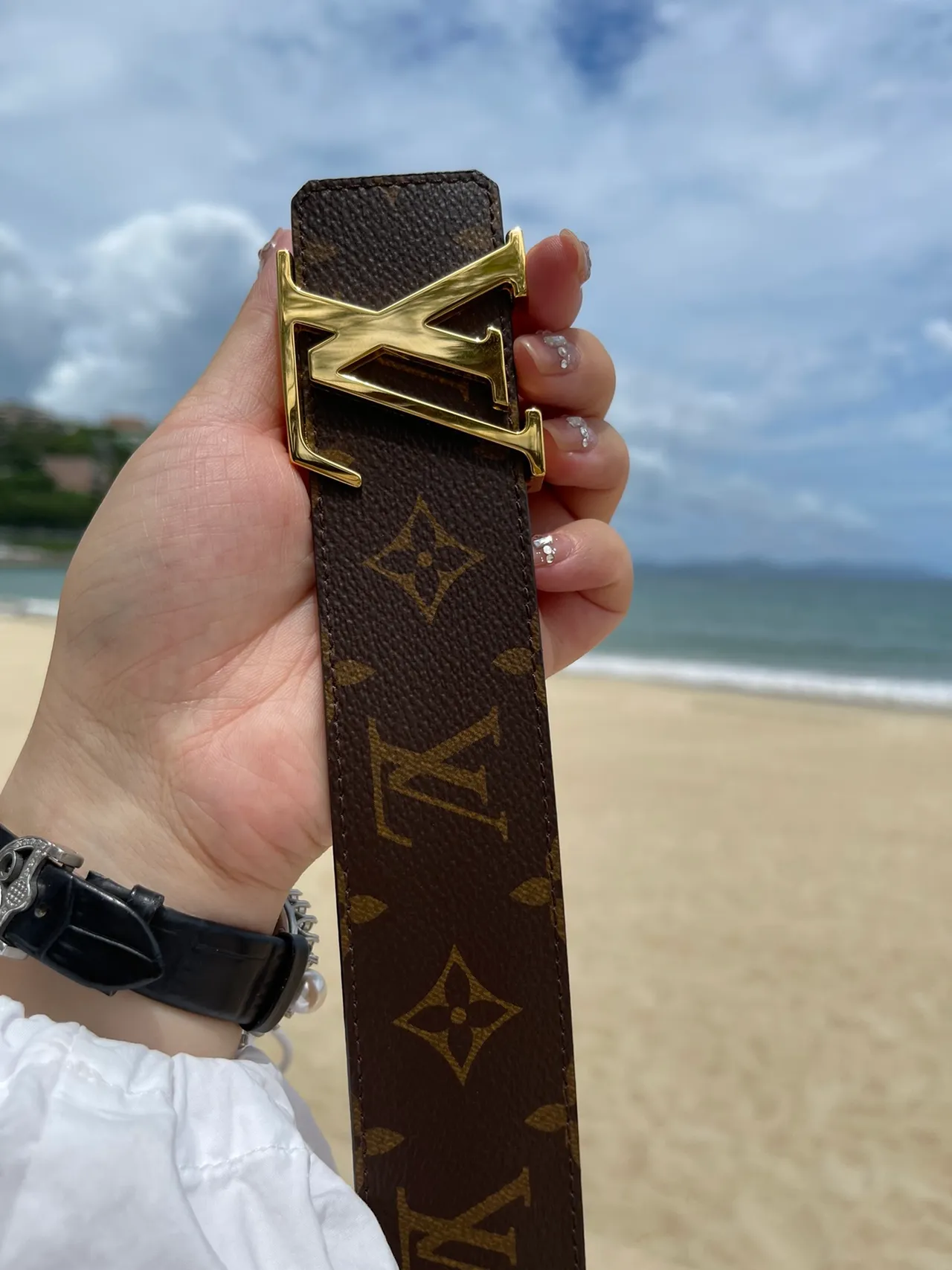 Louis Vuitton LV Initiales Monogram lona dourada fivela cinto de couro 5