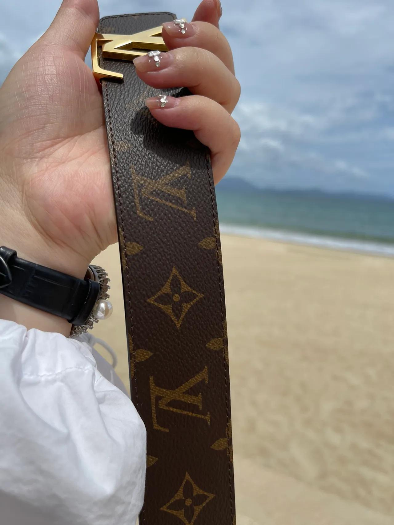 Louis Vuitton LV Initiales Monogram lona dourada fivela cinto de couro 6