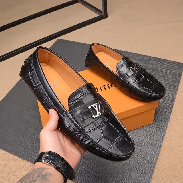 Louis Vuitton LV Loafer Chaussures Noires en Cuir Embossé Crocodile 7