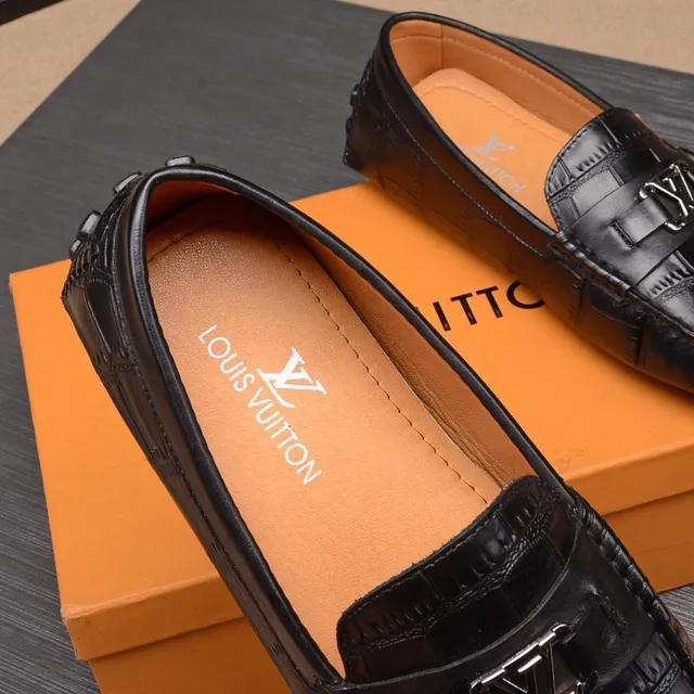 Louis Vuitton LV Loafer Chaussures Noires en Cuir Embossé Crocodile 8