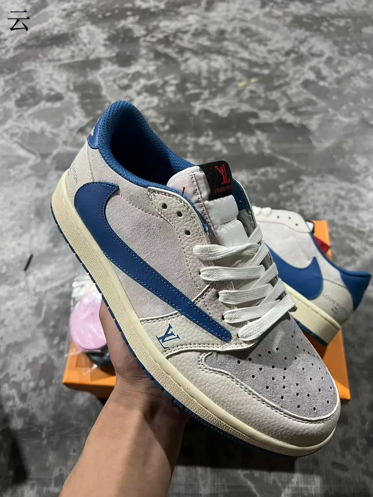 Louis Vuitton LV Trainer Bege Azul Couro-Suede Híbrido Superior Overlay Contraste Audaz Estilo de Vida Tênis 2