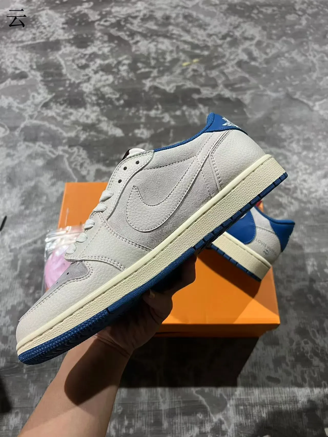 Louis Vuitton LV Trainer Bege Azul Couro-Suede Híbrido Superior Overlay Contraste Audaz Estilo de Vida Tênis 5
