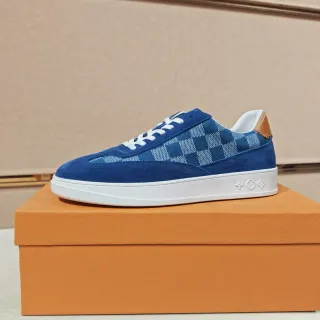 Louis Vuitton LV Trainer Tênis Lifestyle Azul Bege Camurça e Painel Damier Check com Painel Embossado Monogram Midsole