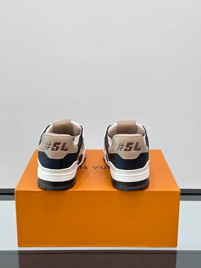 Louis Vuitton LV Trainer Sneakers Navy Beige Tige Matériau Mixte Stratifié Détail Bride Asymétrique Sneakers Lifestyle 3
