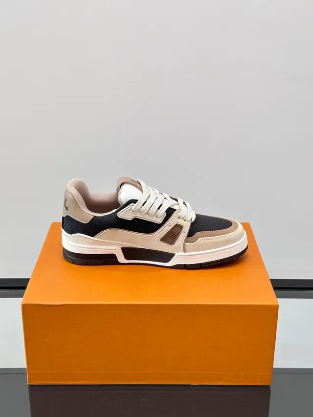 Louis Vuitton LV Trainer Sneakers Navy Beige Tige Matériau Mixte Stratifié Détail Bride Asymétrique Sneakers Lifestyle 4