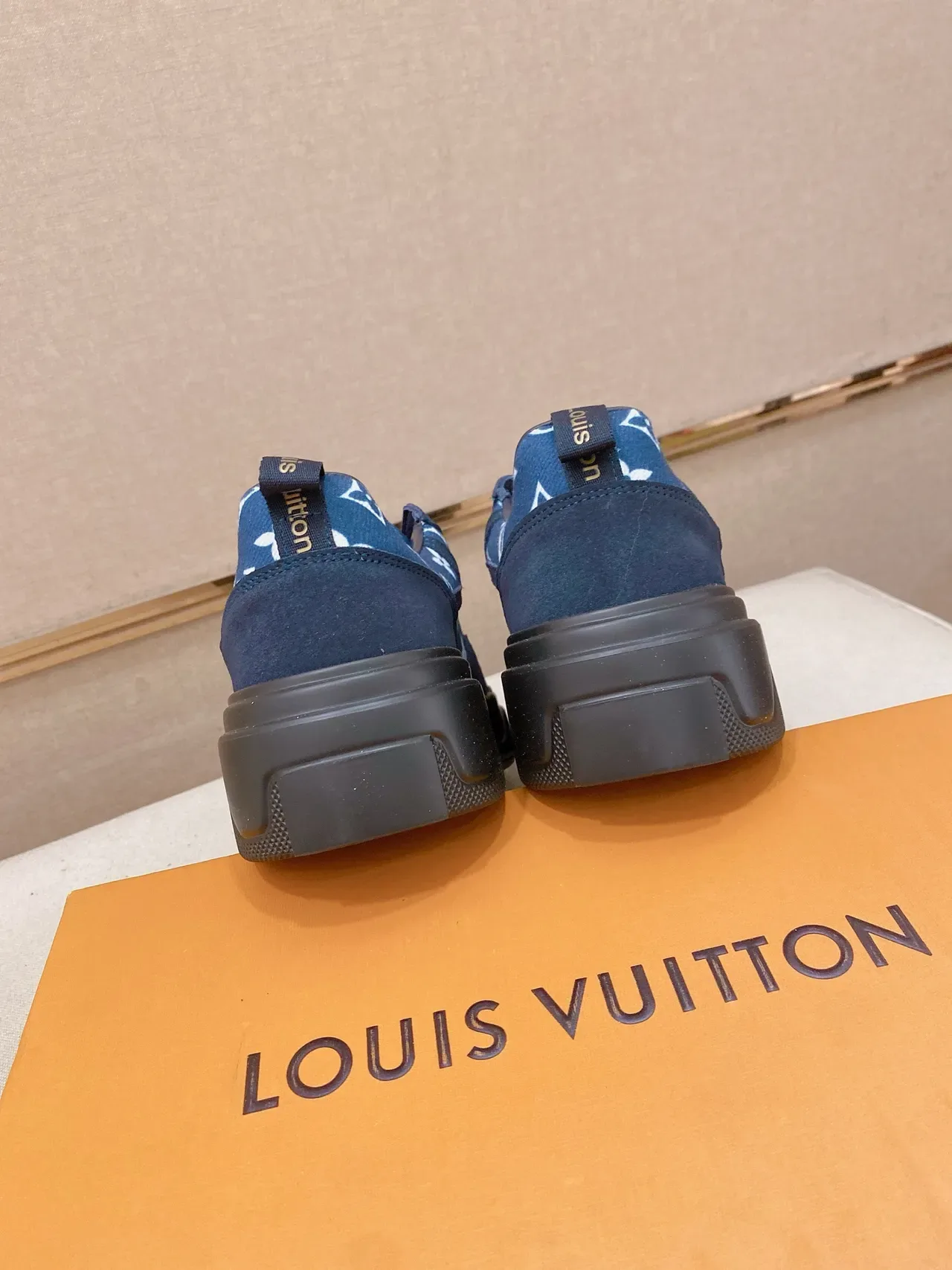 路易威登 LV Trainer 海军蓝黑色 Monogram-Print 帆布/麂皮鞋面 生活方式运动鞋 2