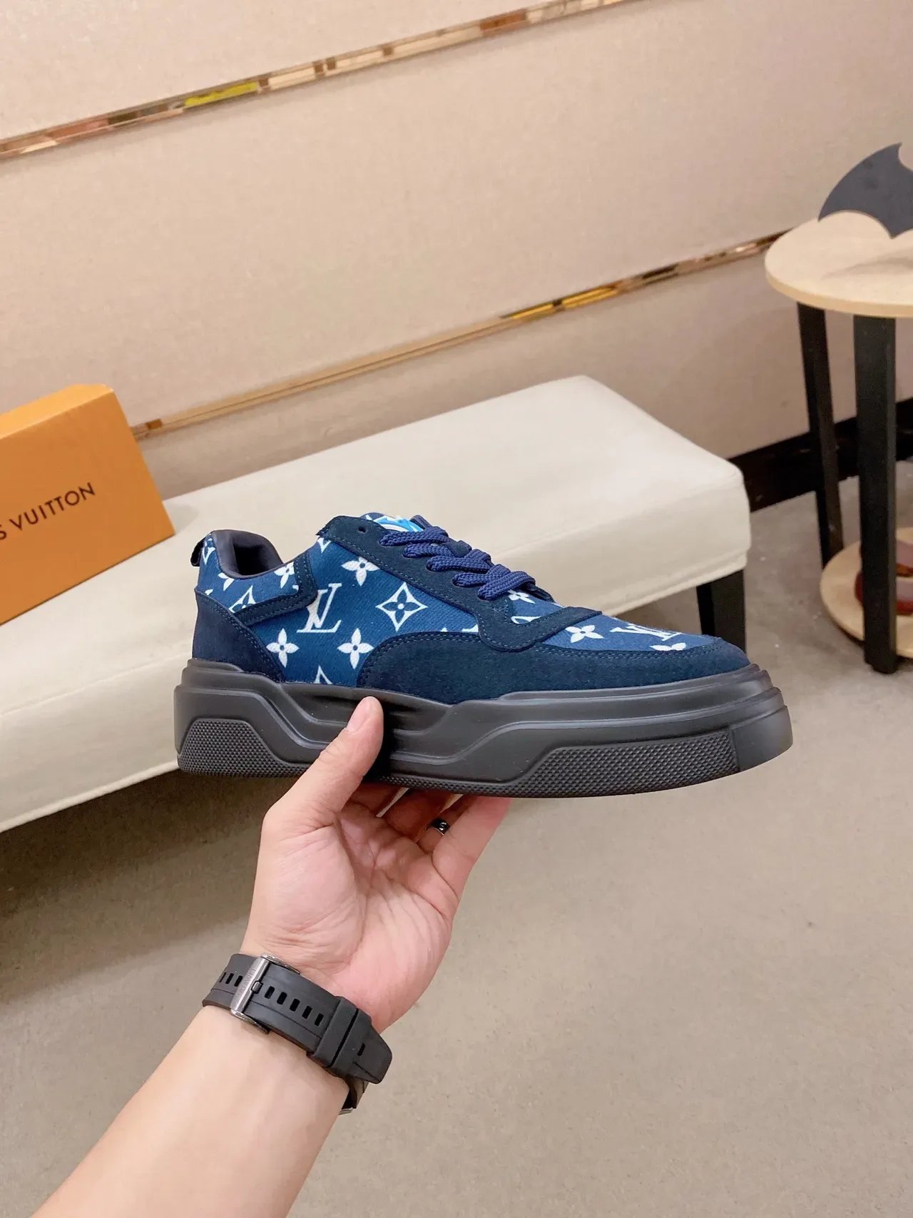 路易威登 LV Trainer 海军蓝黑色 Monogram-Print 帆布/麂皮鞋面 生活方式运动鞋 4