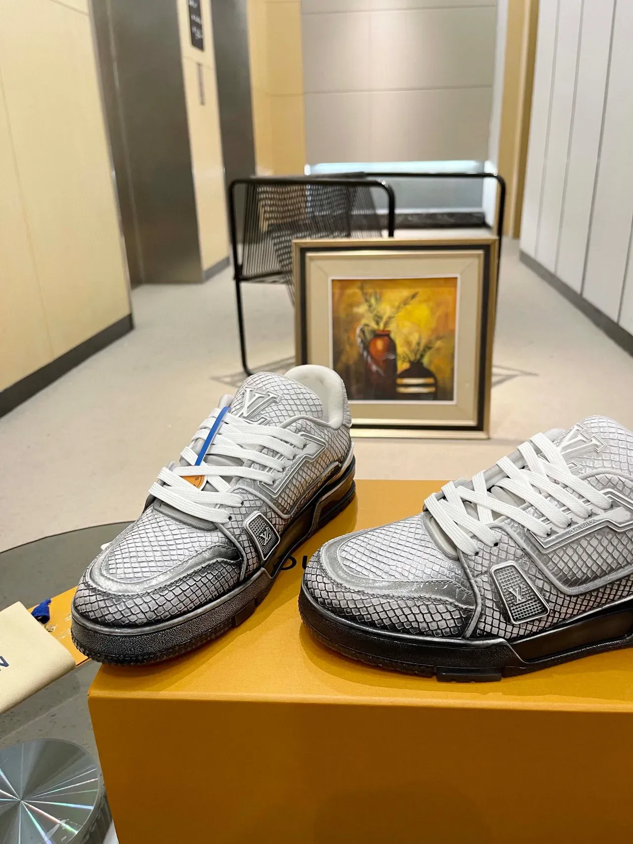 Louis Vuitton LV Trainer Silver White Metallic Scale-Textured Upper Laces Lifestyle Sneakers 7
