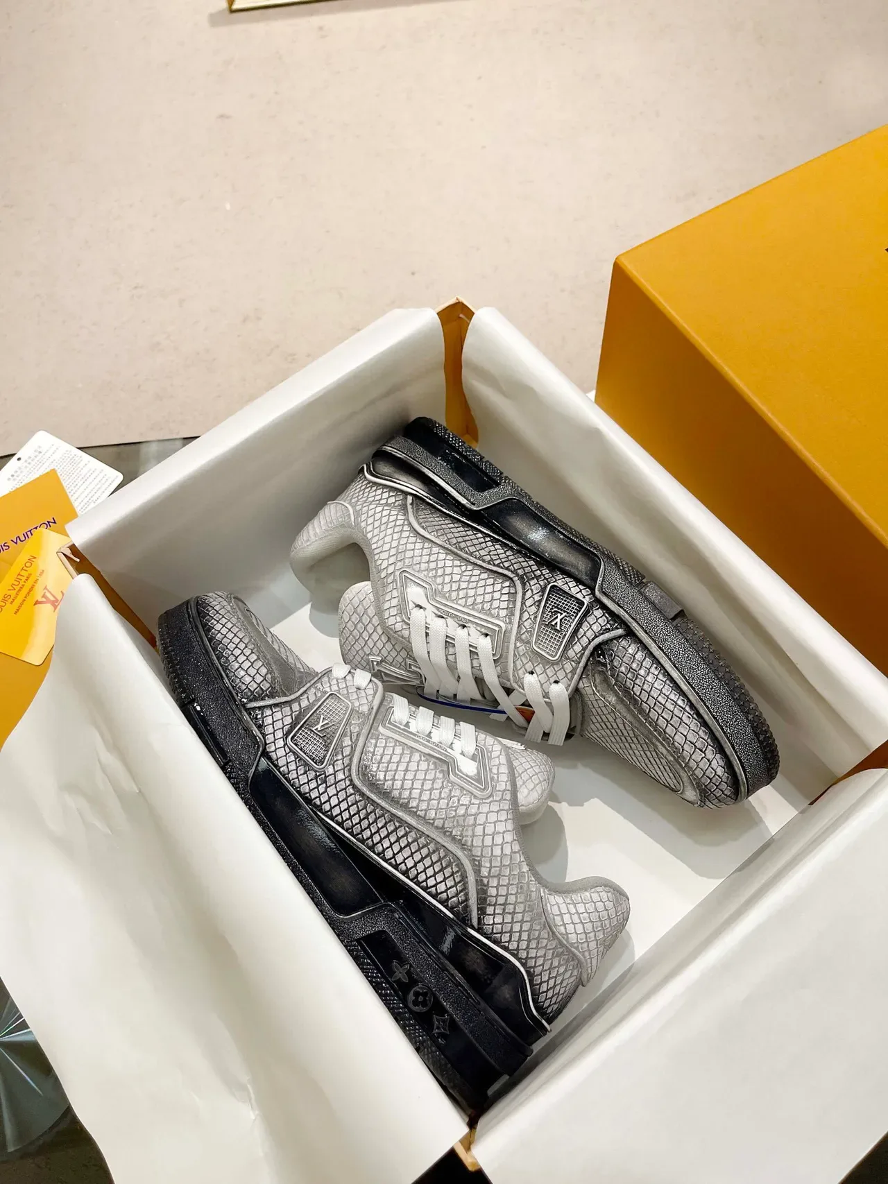 Louis Vuitton LV Trainer Silver White Metallic Scale-Textured Upper Laces Lifestyle Sneakers 9